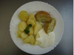 Sýrové smaženky, brambory, tatarka jogurtová